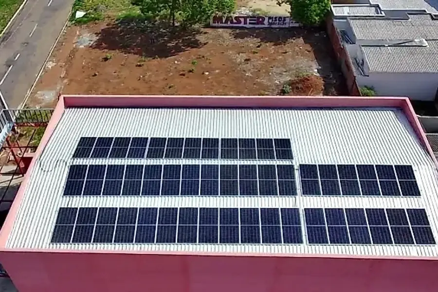Imagem ilustrativa de instalação fotovoltaica